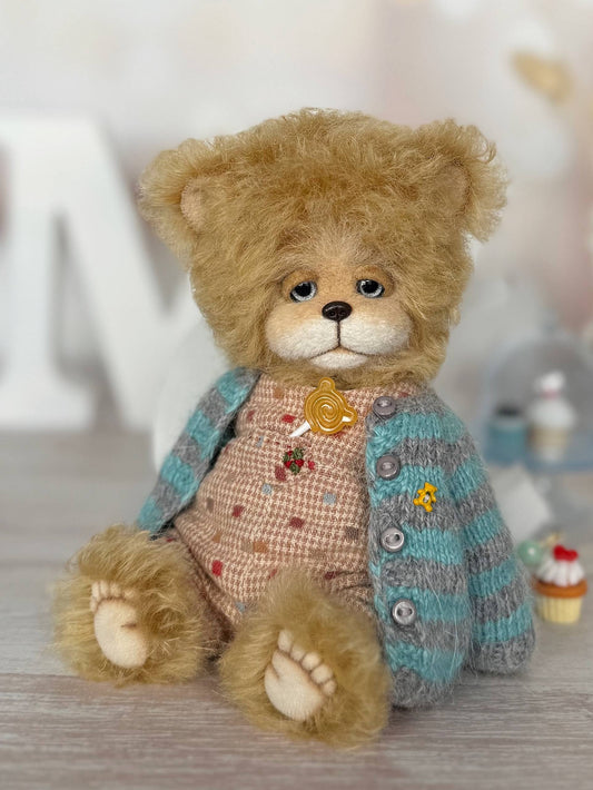 Soft mohair artist bear Cody - unique handmade teddy 16cm side view with accessories